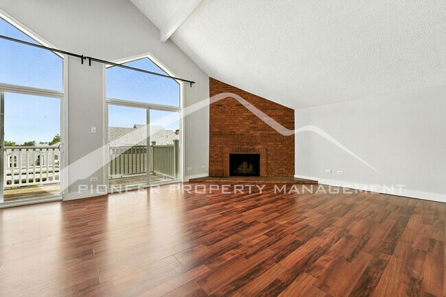 Foto del edificio - Spacious Condo with Central AC and Patio