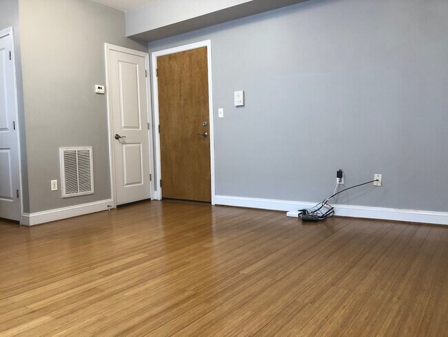 Foto del edificio - 3318 Sherman Ave NW