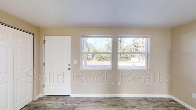 Foto del edificio - 2405 E St Vrain St