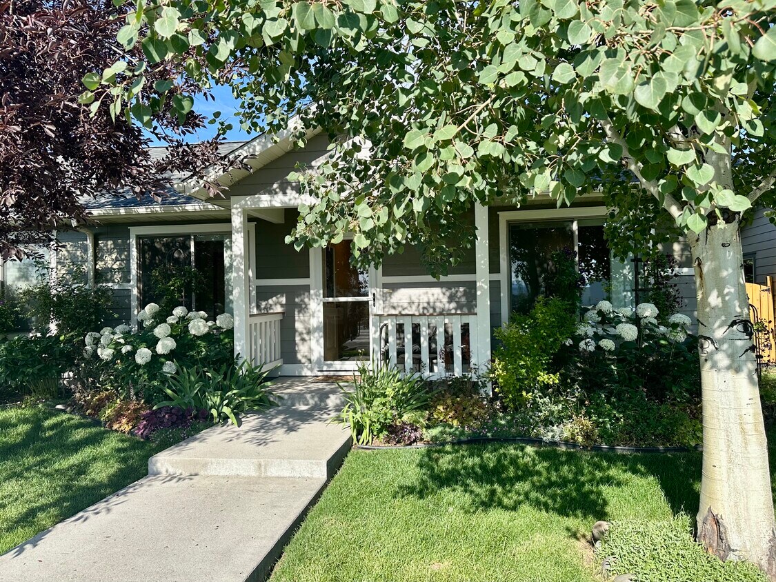 Foto principal - 1079 Cottonwood Rd