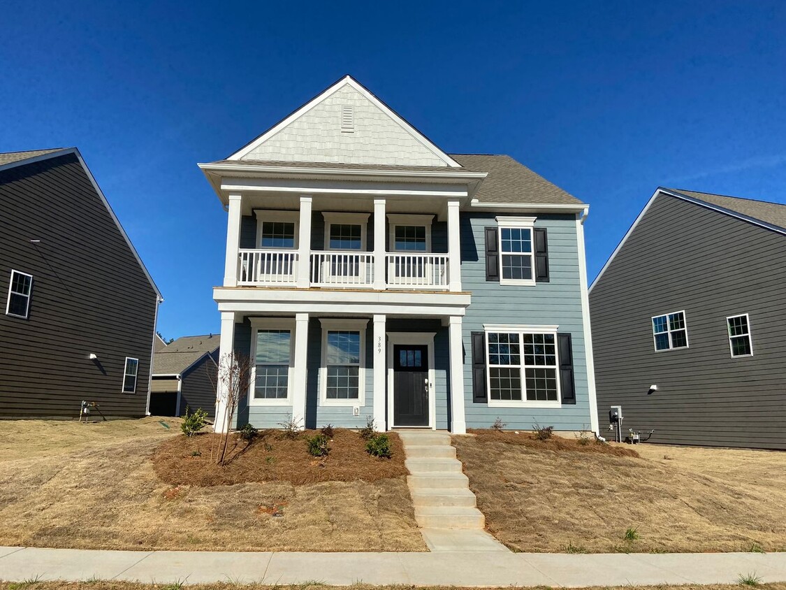 Foto principal - Brand New Charleston Style Home near BMW!