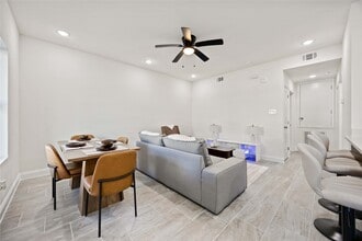 Building Photo - 9129 Brandon St