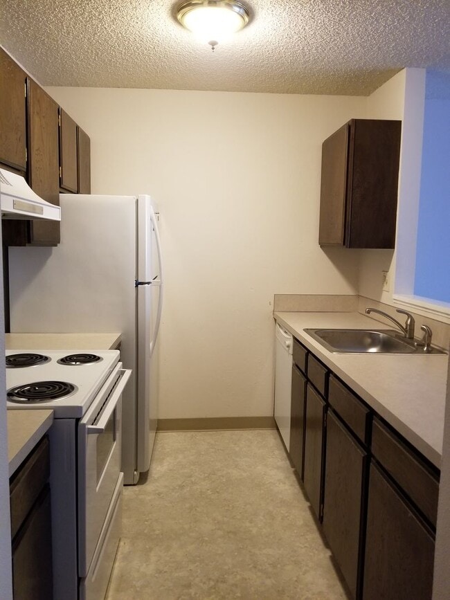 Building Photo - ONE BEDROOM UPSTAIRS CONDO BRIGHTFIELD VIL...