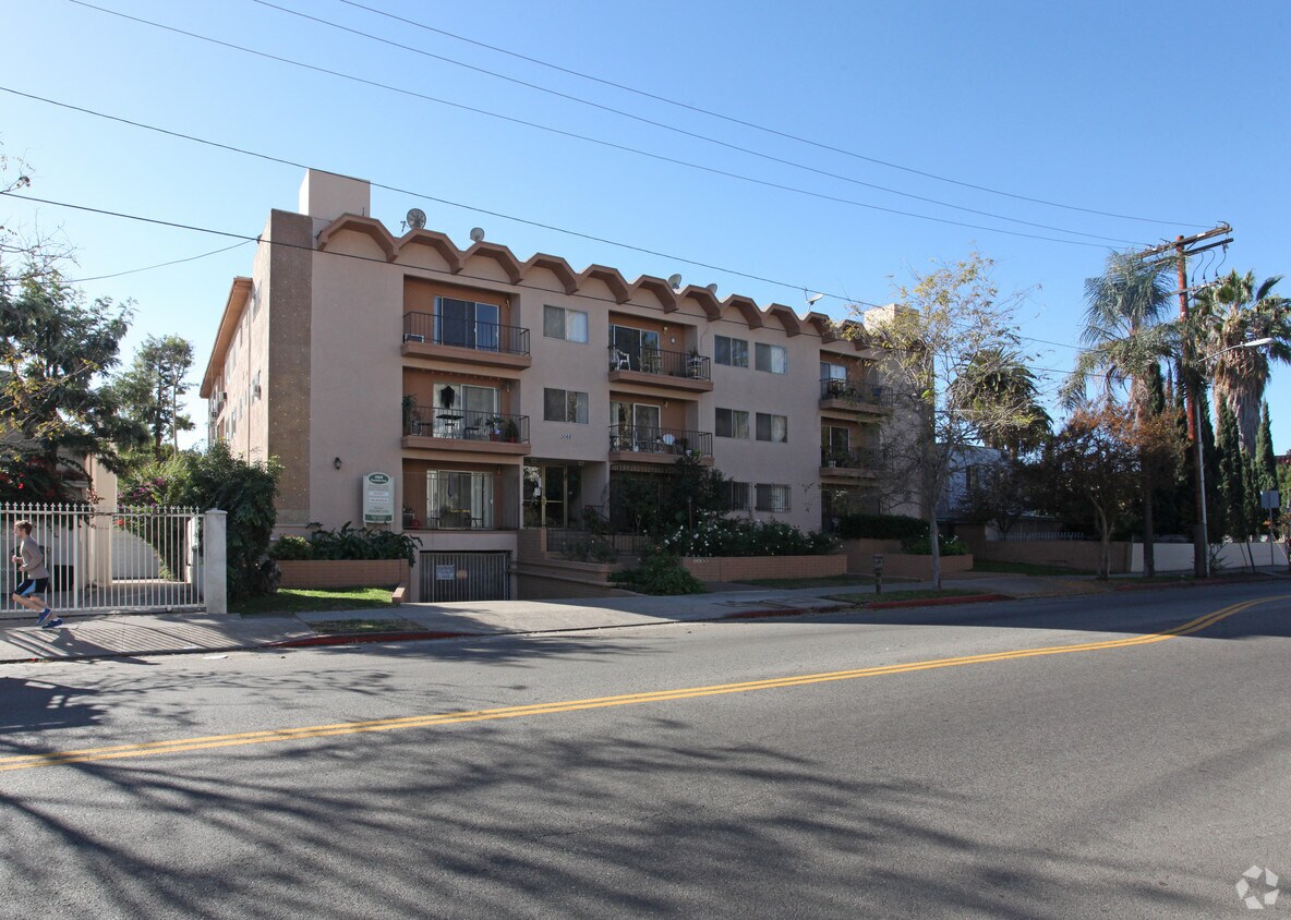 Foto principal - 5068 Franklin Ave