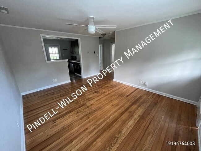Foto del edificio - 2210 Bernard St
