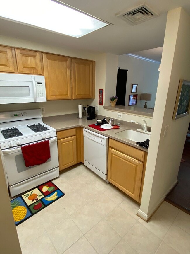 Building Photo - Beautiful 1 Bedroom Condo in Ballston