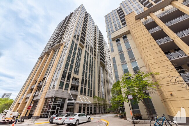 Foto del edificio - 700 N Larrabee St