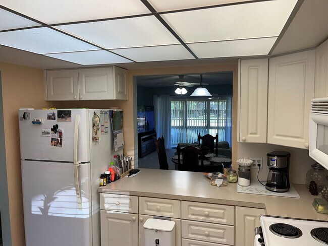 Foto del edificio - Sunshine Sanctuary: 2/2 condo, 1400 sqft, ...