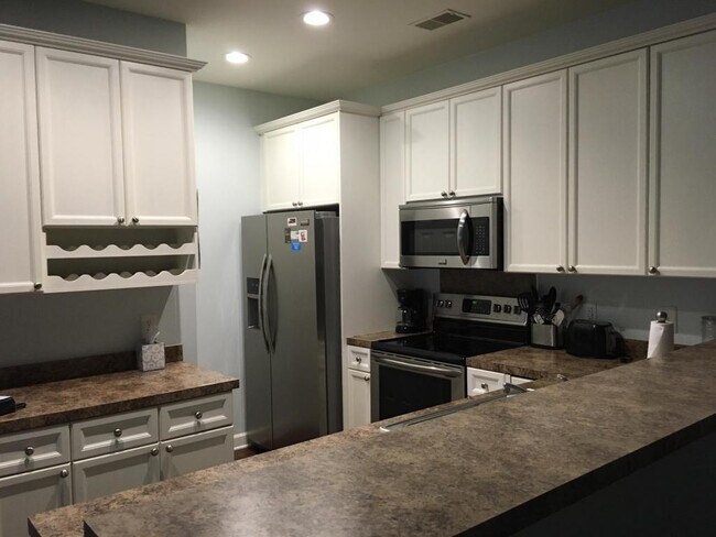 Building Photo - FABULOUS CONDO COMMUNITY IN GRAND OAKS.