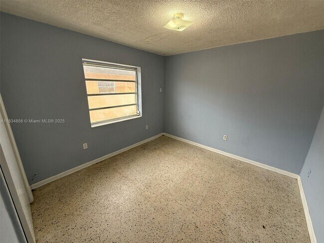 Foto del edificio - 3039 NW 21st Ct