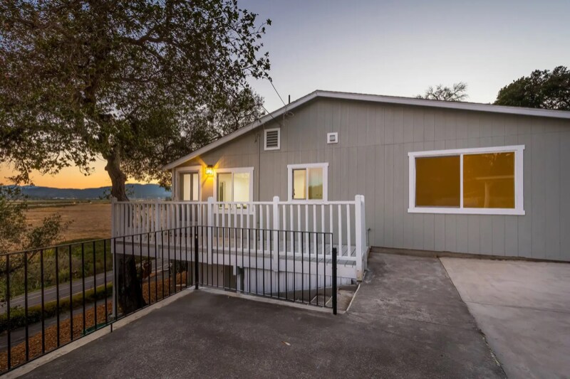 Foto principal - 104 Atherton Ave