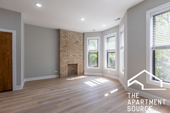 Foto del edificio - 427 W Belmont Ave