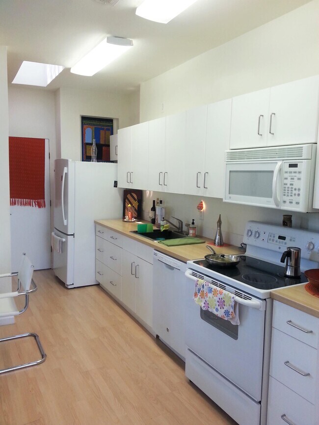 Building Photo - 2130 Wisconsin Ave NW