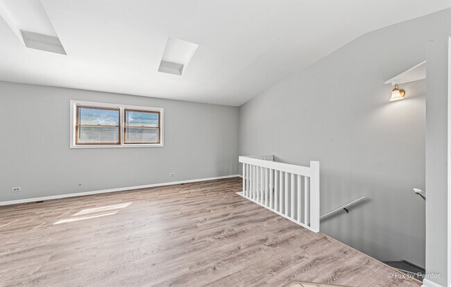 Foto del edificio - 548 N Hainesville Rd