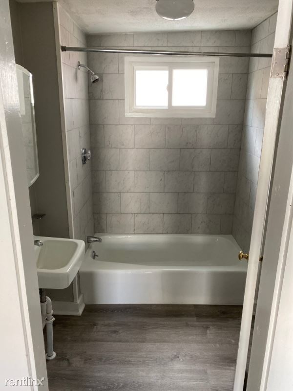 Foto del edificio - 103 Pleasant St