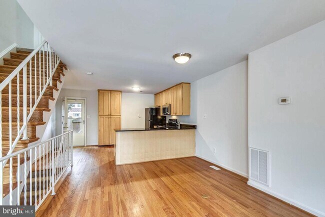 Foto del edificio - 844 N Frederick St