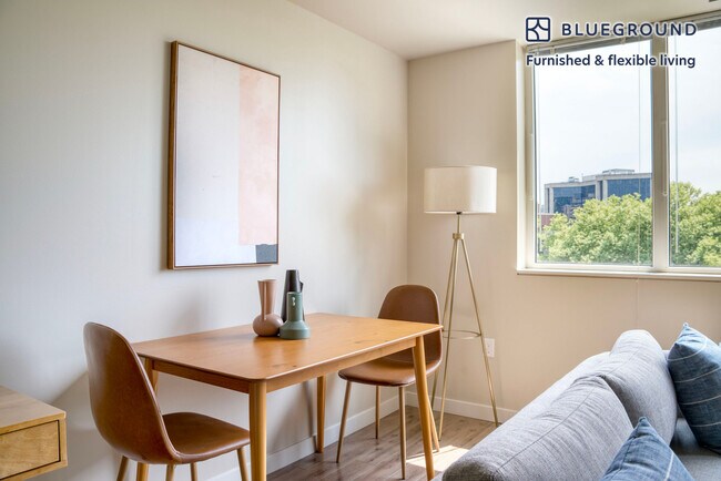 Foto del edificio - 101 Taylor Ave N