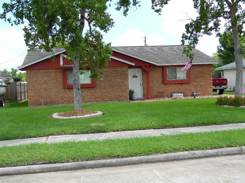Primary Photo - 313 Bastrop St