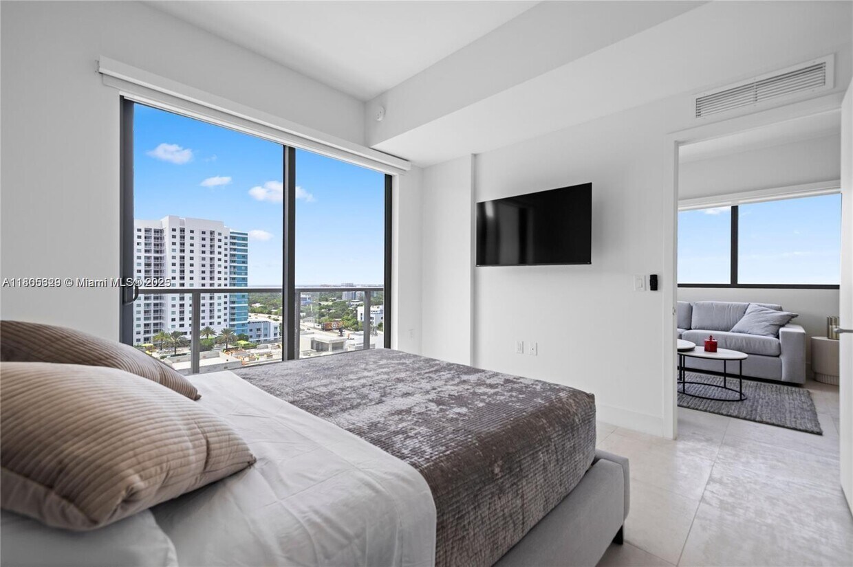 Foto principal - 239 SW 9th St