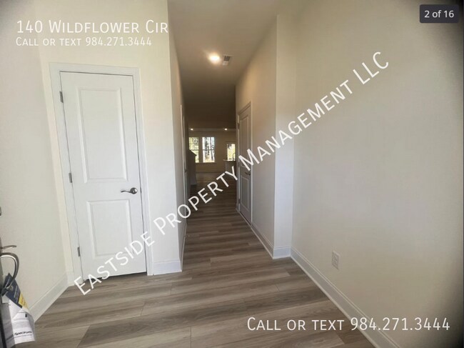 Foto del edificio - 140 Wildflower Cir