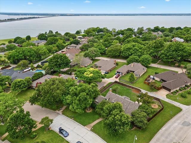 Building Photo - 1143 Bayshore Dr