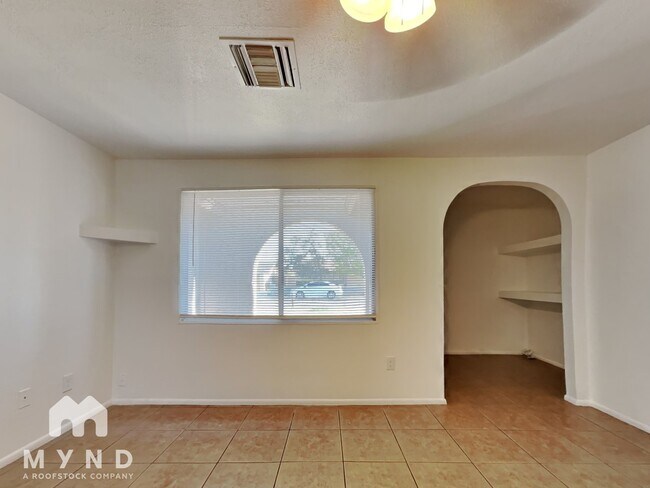 Foto del edificio - 6033 W Vernon Ave
