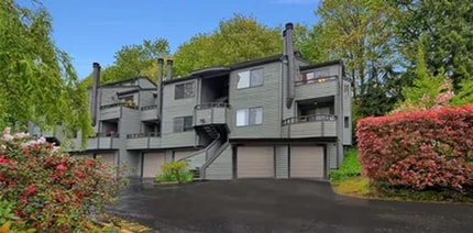 Building Photo - 11630 NE 70th Pl