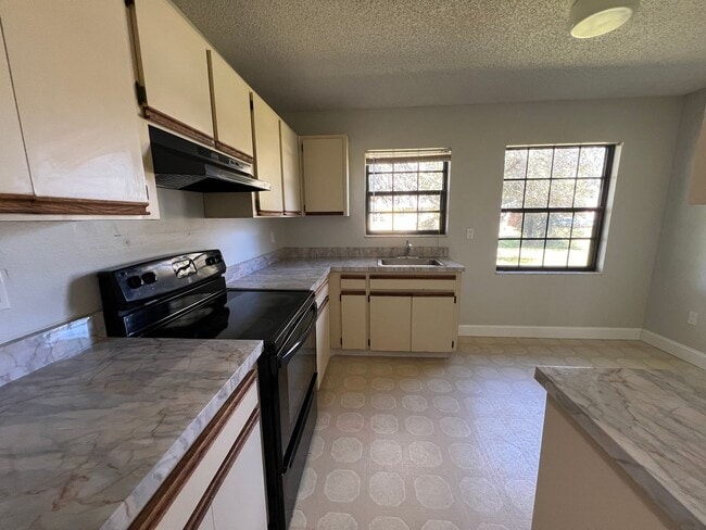 Building Photo - Sebastian Single Family home