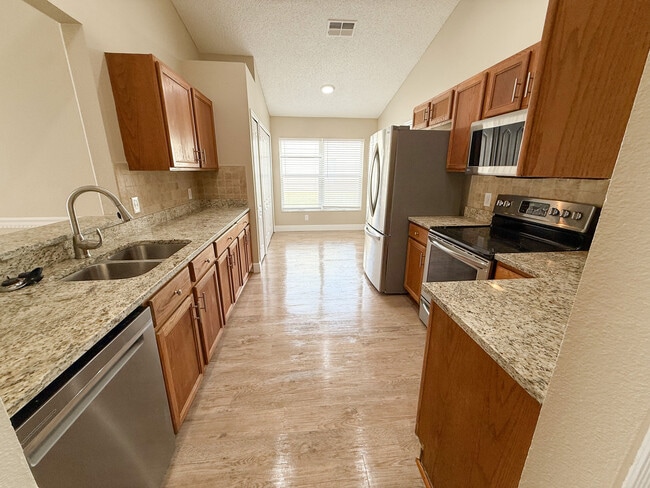 Foto del edificio - 26849 Carla Pl