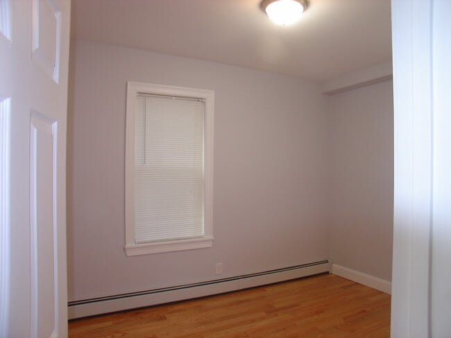Building Photo - 53 Middle St