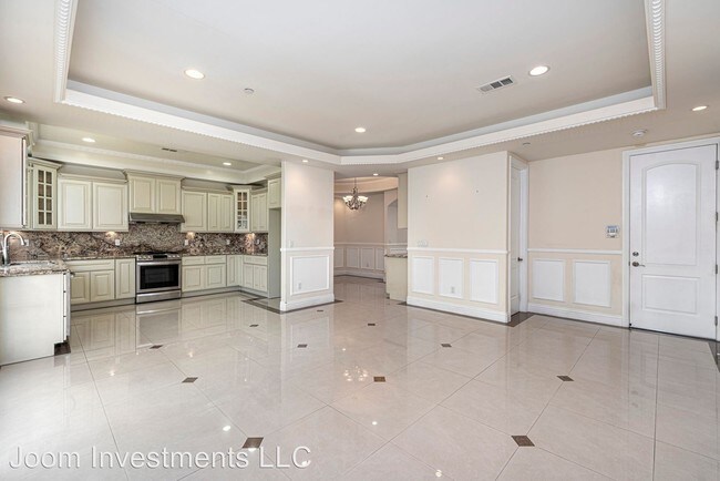 Building Photo - 4 br, 3.5 bath House - 610 N Huntington Dr.