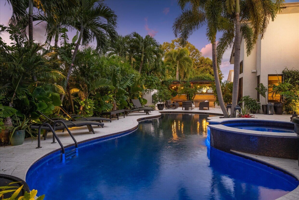 Foto principal - 12156 Longwood Green Dr