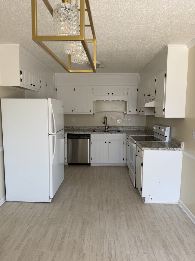 Foto del edificio - 2225 Golf Rd SW