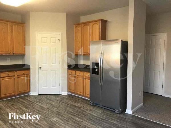 Foto del edificio - 6712 Blackwood Ln