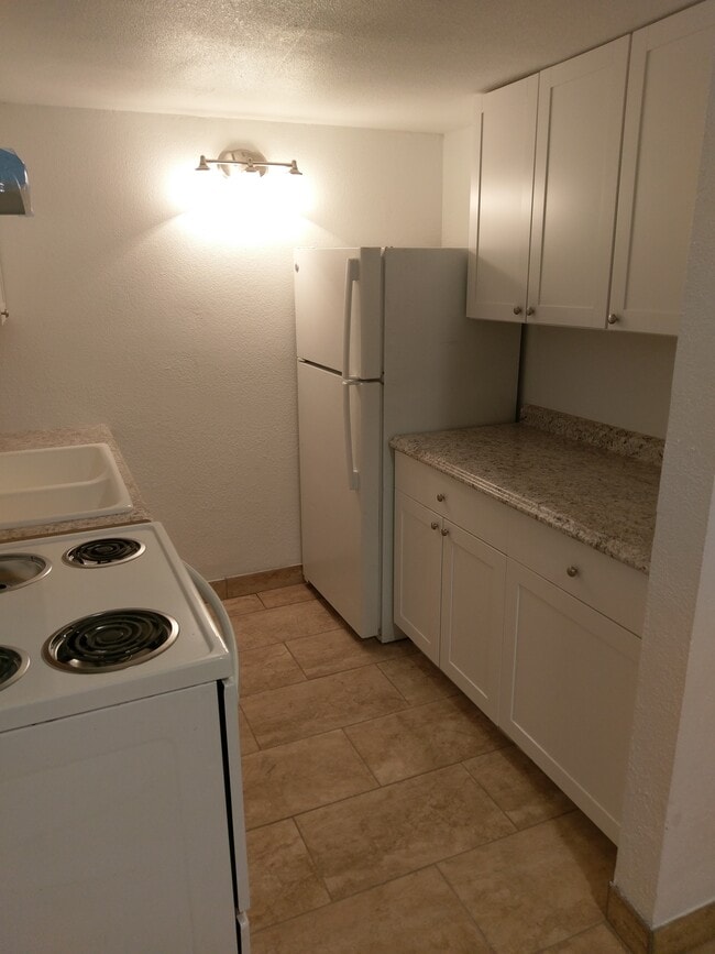 Photo - Monterey Palms Apartments