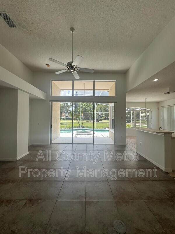 Foto del edificio - 1748 Golfview Dr