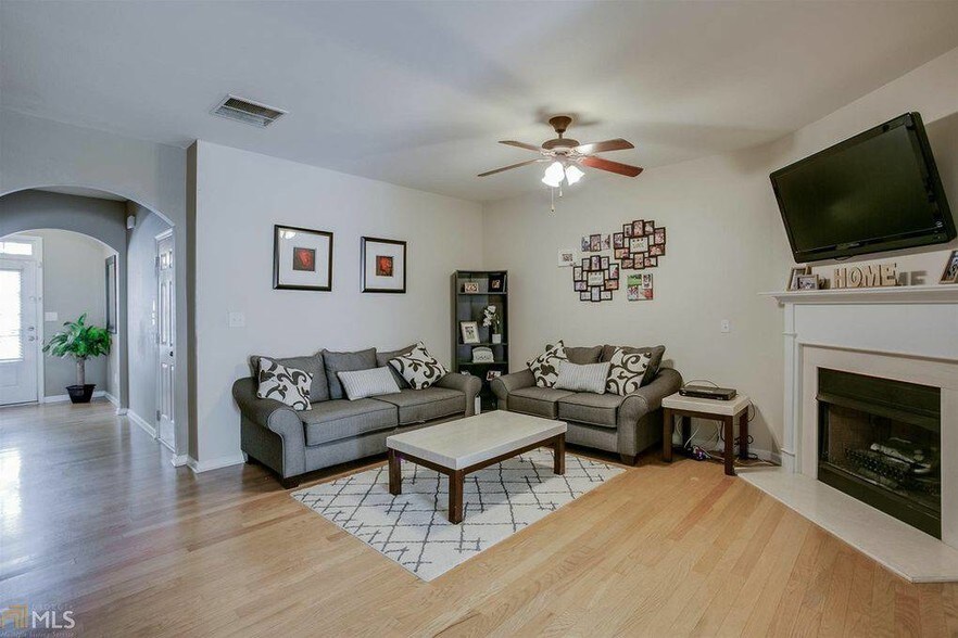 2910 Smith Ridge Trace, Peachtree Corners, GA 30071 Townhome Rentals in Peachtree Corners GA