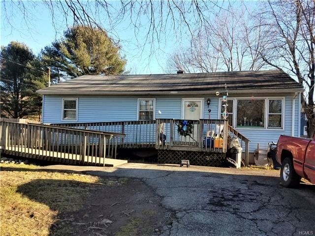 Primary Photo - 9 Oak Cir