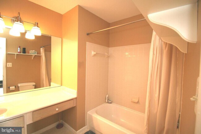 Building Photo - 18140 Royal Bonnet Cir