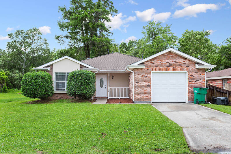 Primary Photo - 1344 West Dr