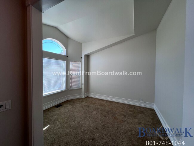 Building Photo - SPECTACULAR 5 Bed home in South Jordan!