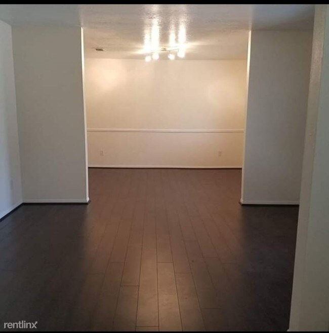 Building Photo - 3801 Hickok Ln
