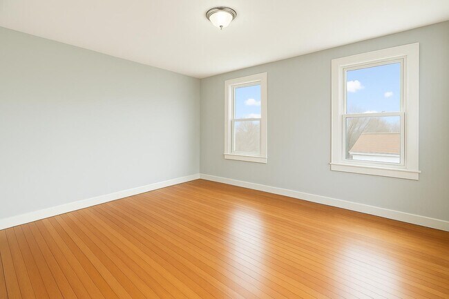 Foto del edificio - 713 Emerson Ave