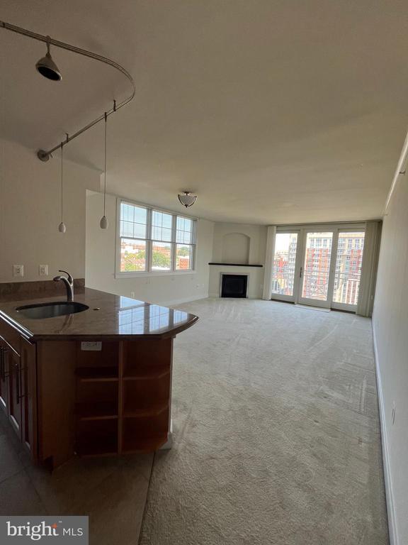 Foto del edificio - 1325 N Pierce St
