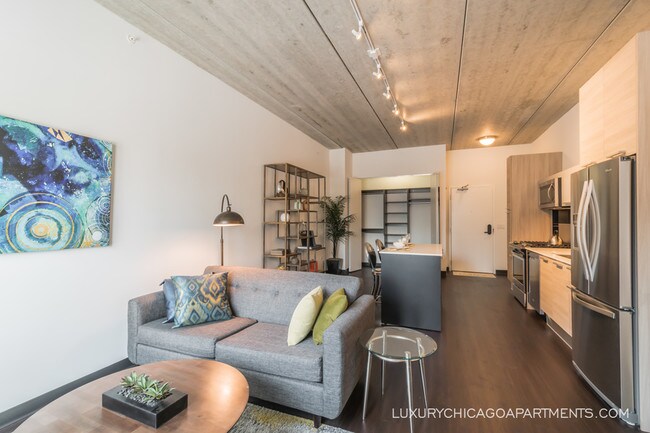 Foto del edificio - 710 W Grand Ave