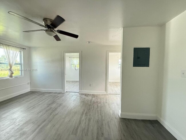 Foto del edificio - 3608 Sammy Watkins Ave