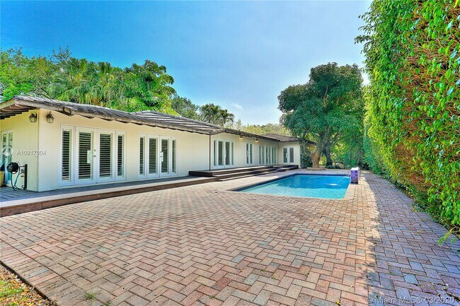 Building Photo - 1226 S Alhambra Cir