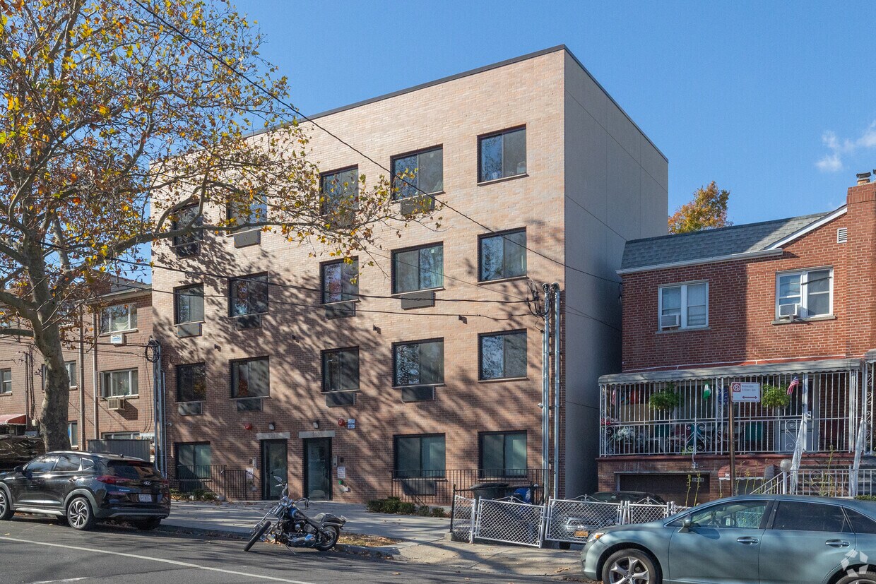 Foto principal - 3029-3031 Bronxwood Ave