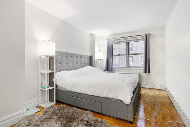 Foto del edificio - 211 E 53rd St