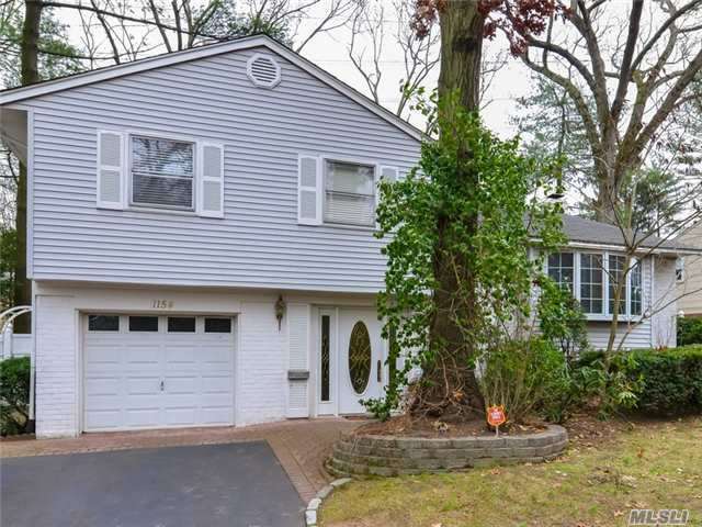 Primary Photo - 1154 Glen Cove Ave